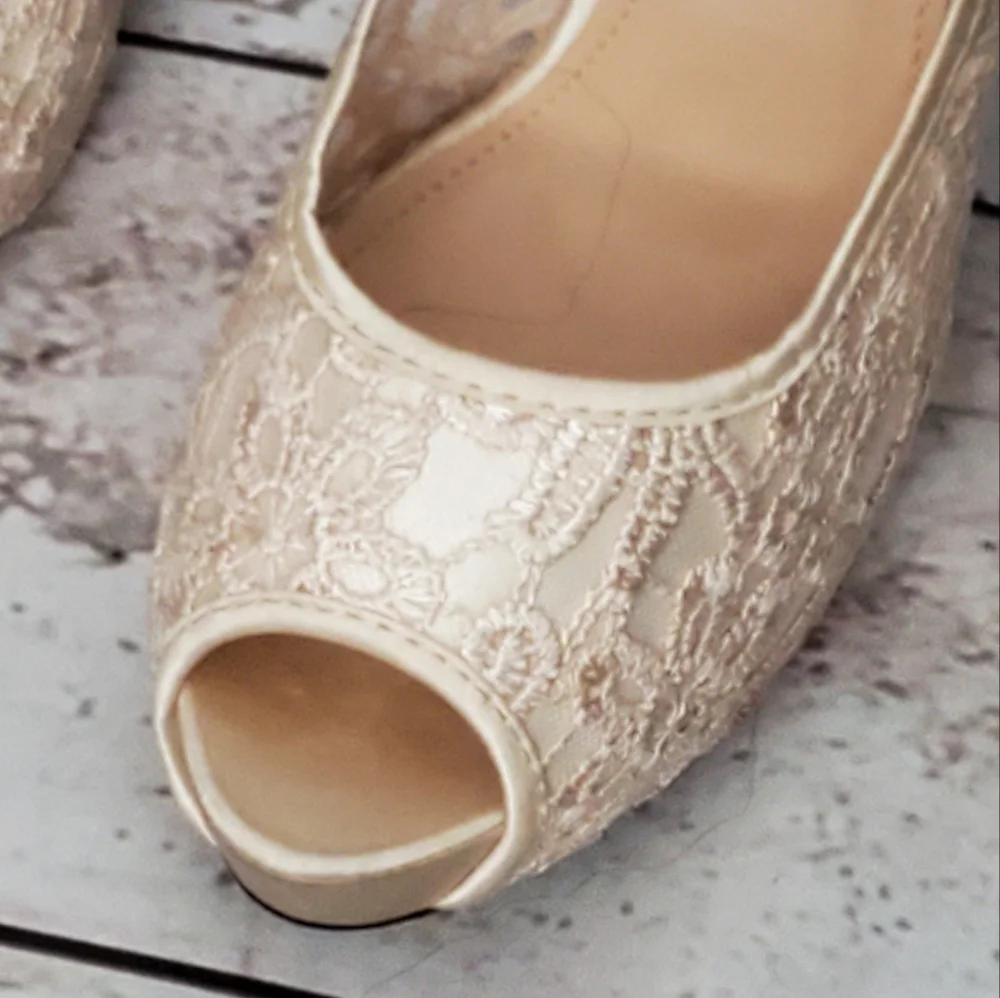 Sexy MM cream lace and mesh platform heels with bows size 39, size 9